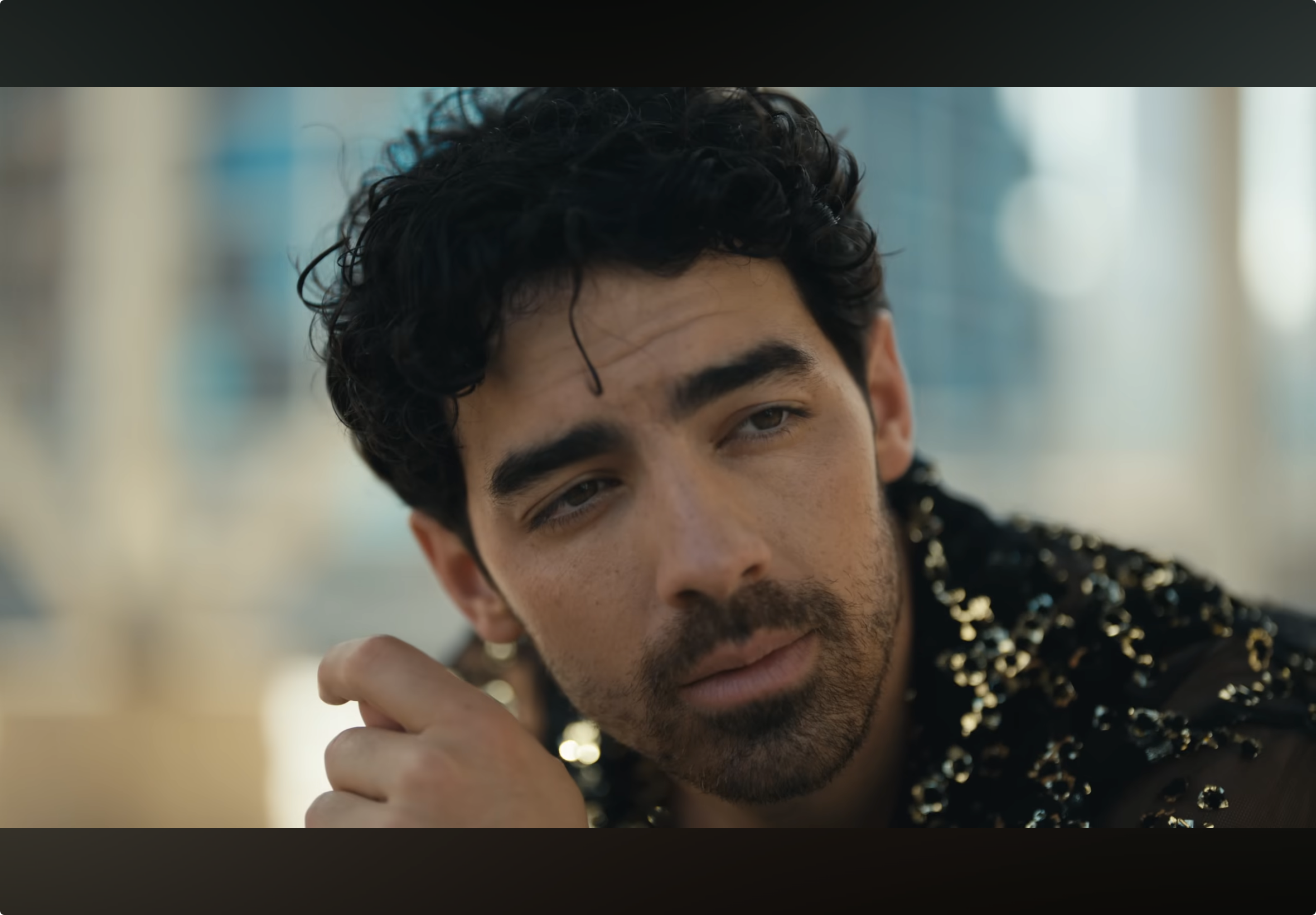 ¿Cómo Pasó? by Ela Taubert & Joe Jonas Lyrics Translation | Learn Spanish & English Through a Bilingual Heartbreak Story